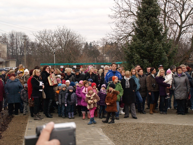 Fotogaléria Slávnostné otvorenie revitalizácie centra obce - 11.12.2011 (24) Slávnostné otvorenie revitalizácie centra obce - 11.12.2011
