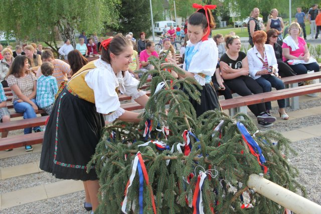 Fotogaléria Stavanie mája (15) Stavanie mája