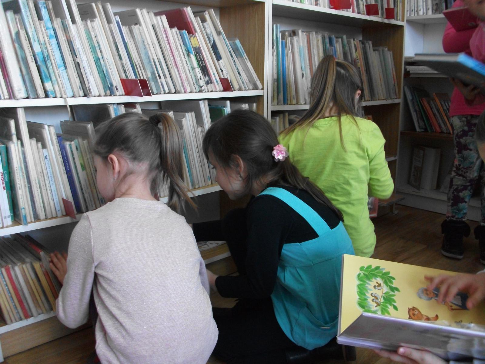 Fotogaléria Marec mesiac knihy v miestnej knižnici (13) Marec mesiac knihy v miestnej knižnici