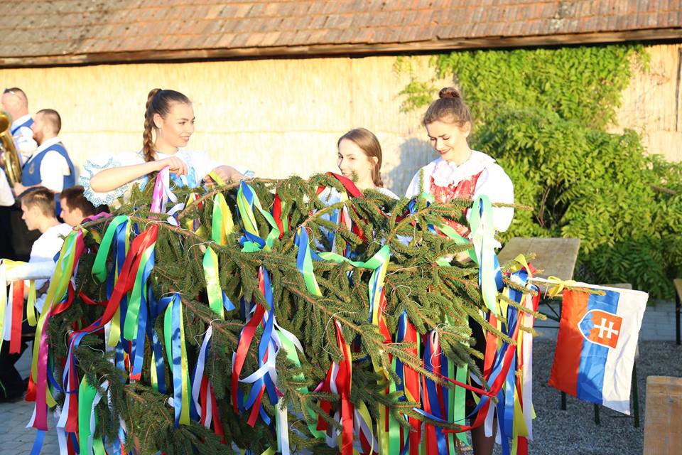 Fotogaléria Stavanie mája v Bojnej 2018 (12) Stavanie mája v Bojnej 2018